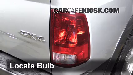 2012 Ram 1500 SLT 5.7L V8 Crew Cab Pickup Éclairage Feux de marche arrière (remplacer une ampoule)